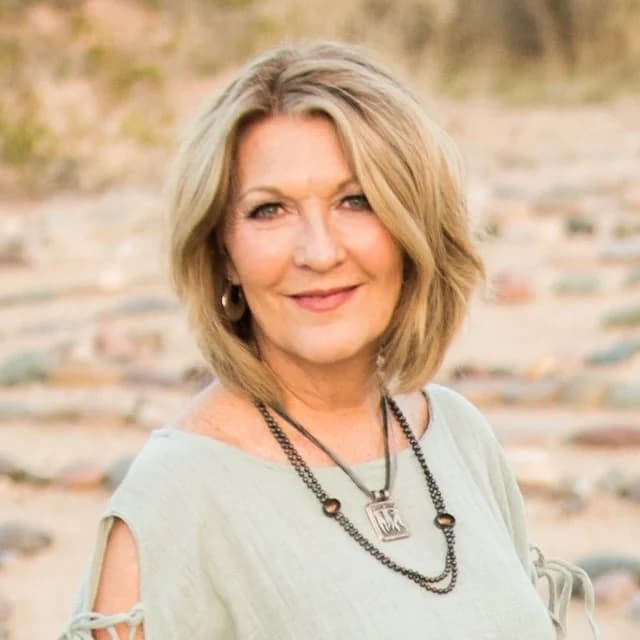 Lynda Sloan